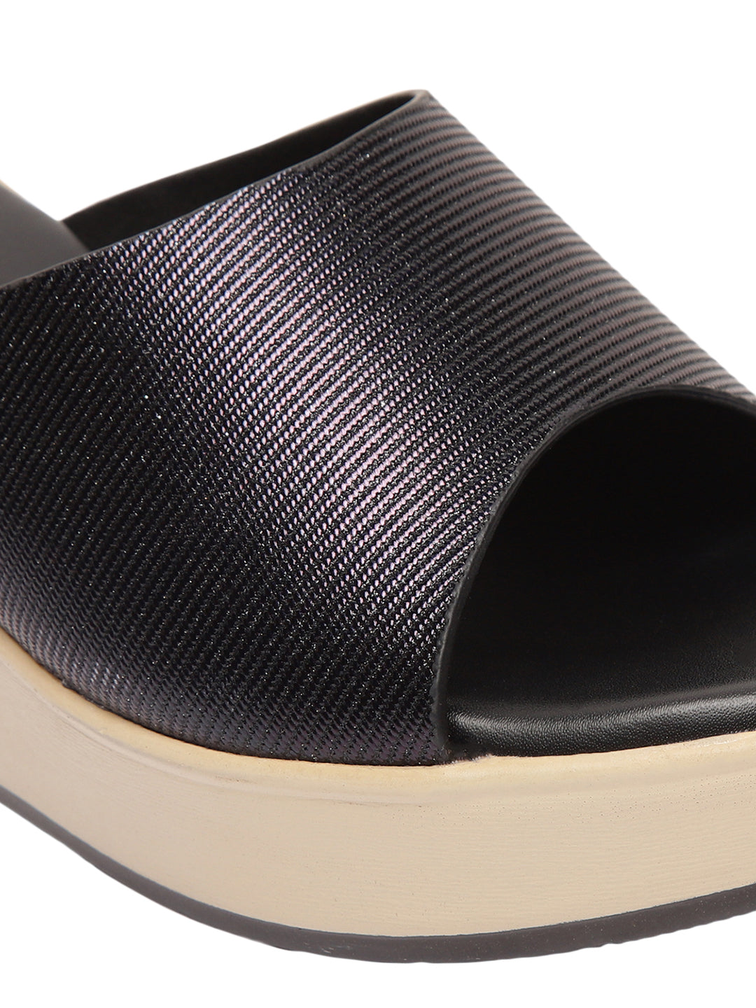 Avia Black Wedge