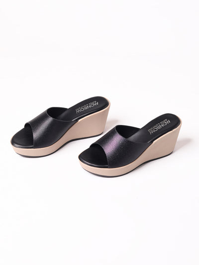 Avia Black Wedge